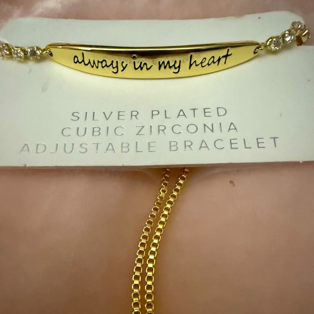✨ Gold-Tone “Always in My Heart” Adjustable Bracelet ✨ - Picture 2 of 4